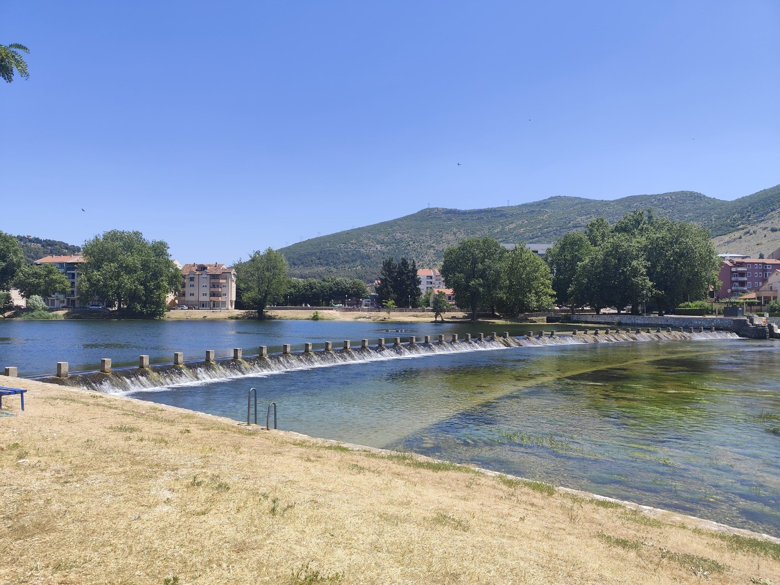 rzeka Trebišnjica przepływająca przez Trebinje