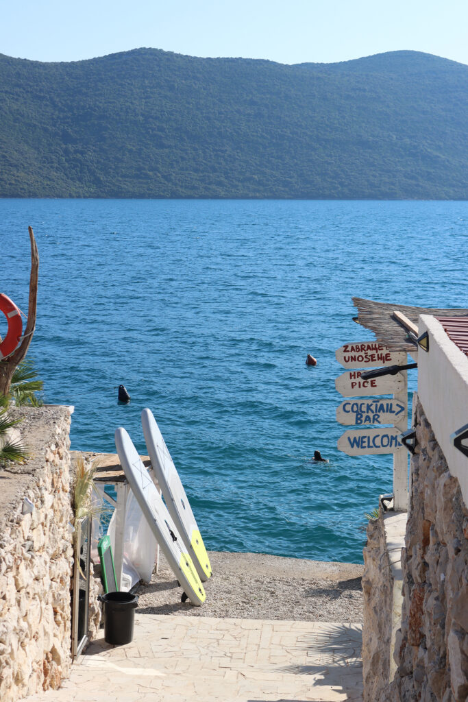 neum feral beach