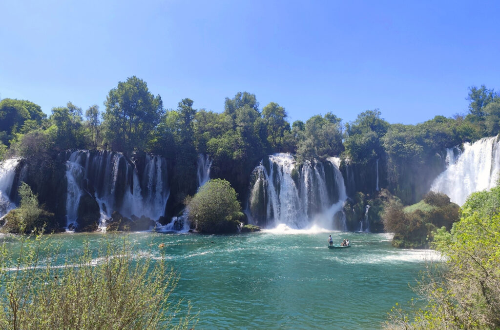 wodospady kravica łódeczka